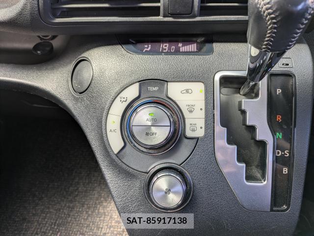 Toyota SIENTA 2015-07 8282696-19