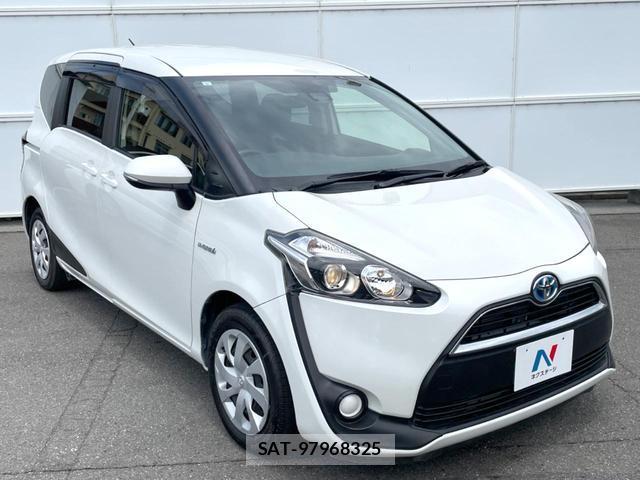 Toyota SIENTA 2017-05 8282713-15