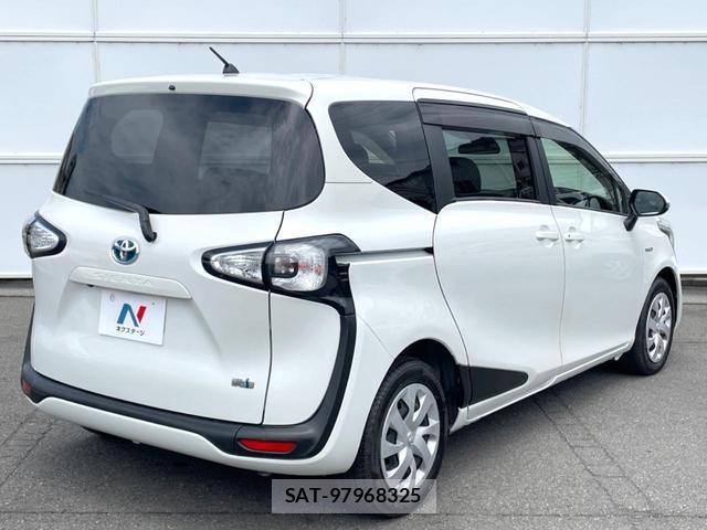 Toyota SIENTA 2017-05 8282713-16