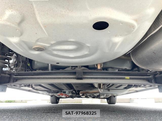 Toyota SIENTA 2017-05 8282713-18