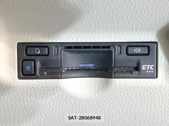 Toyota SIENTA 2023-09 8282913-5
