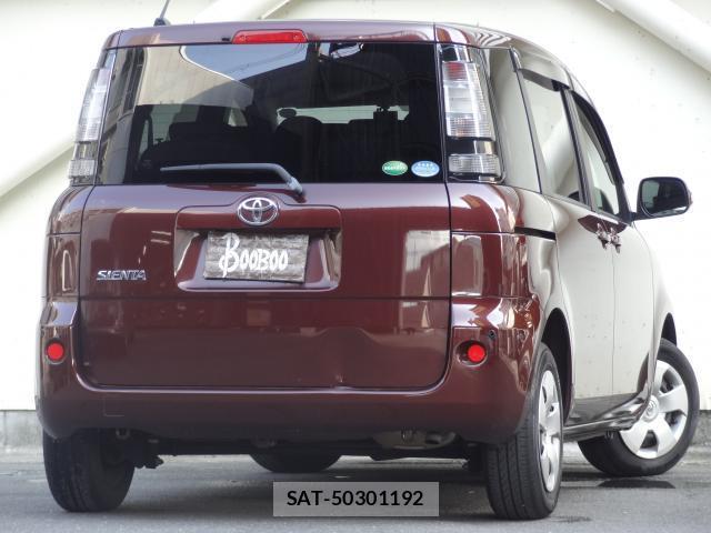 Toyota SIENTA 2013-05 8282938-1