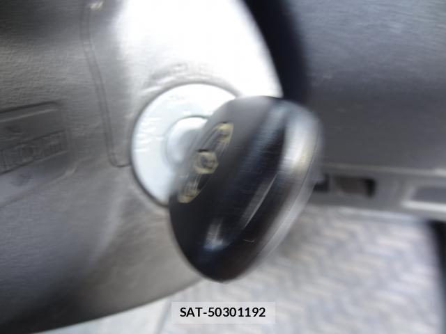 Toyota SIENTA 2013-05 8282938-10