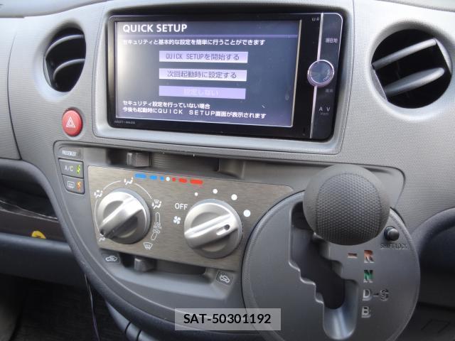 Toyota SIENTA 2013-05 8282938-15