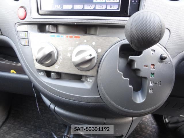 Toyota SIENTA 2013-05 8282938-19