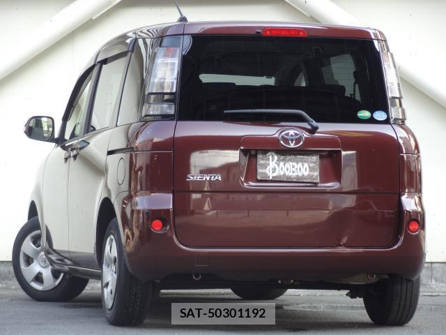 Toyota SIENTA 2013-05 8282938-4
