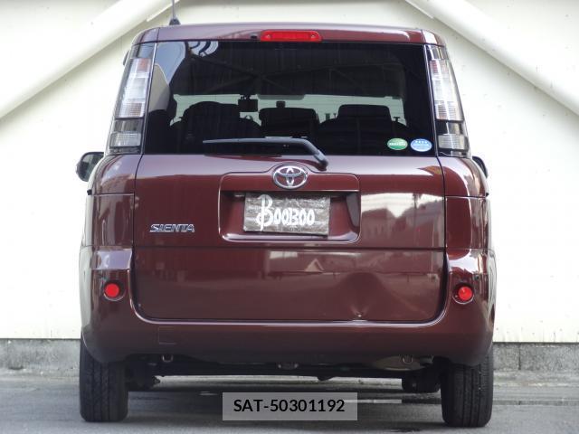 Toyota SIENTA 2013-05 8282938-6