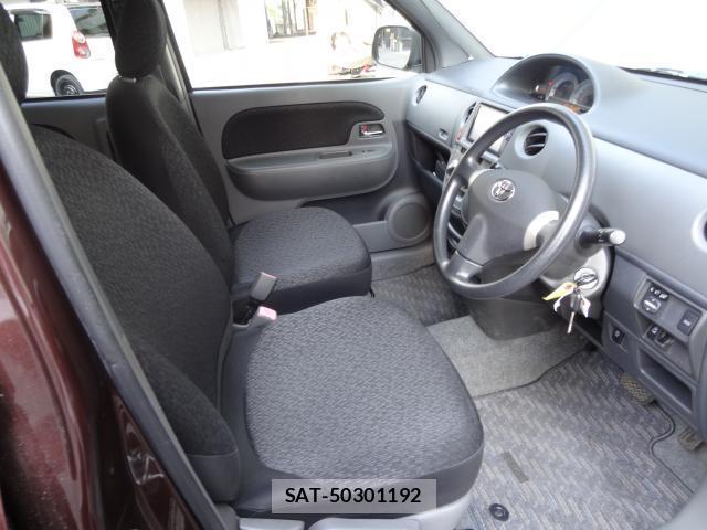 Toyota SIENTA 2013-05 8282938-7