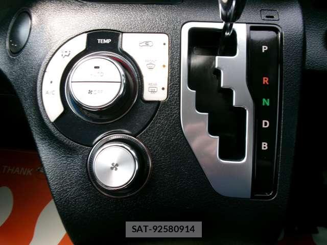 Toyota SIENTA 2017-07 8282984-12