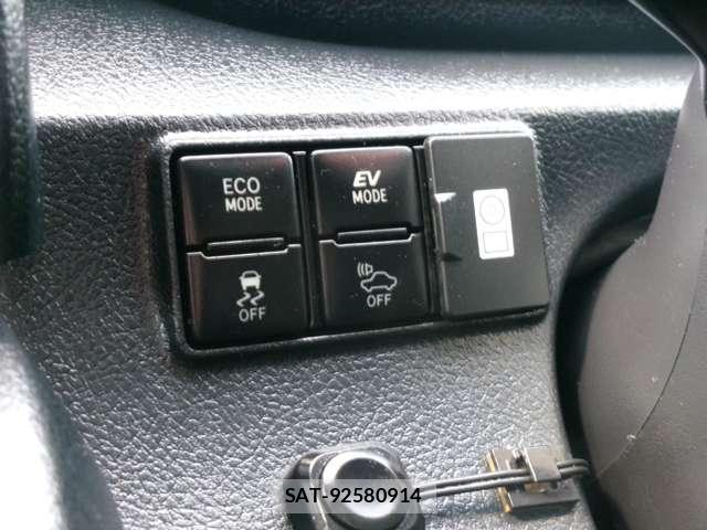 Toyota SIENTA 2017-07 8282984-13