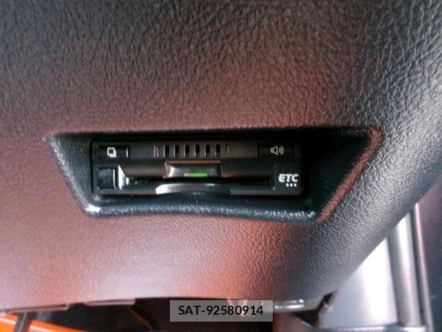 Toyota SIENTA 2017-07 8282984-17