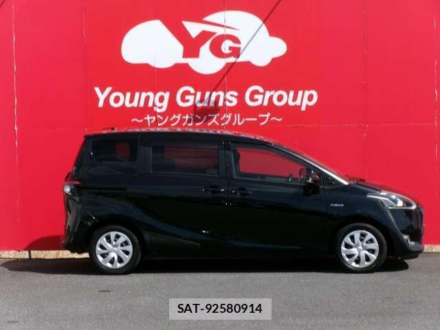 Toyota SIENTA 2017-07 8282984-2