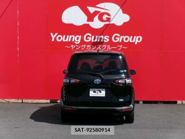 Toyota SIENTA 2017-07 8282984-4