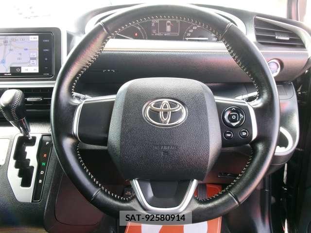 Toyota SIENTA 2017-07 8282984-6