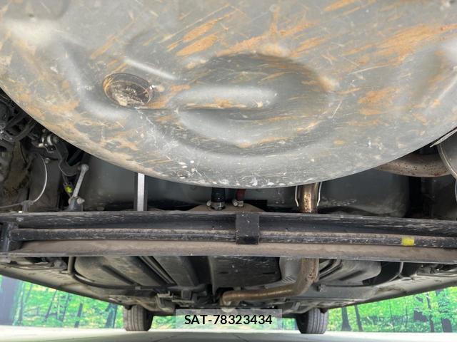 Toyota SIENTA 2018-08 8283183-18