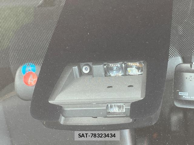 Toyota SIENTA 2018-08 8283183-5