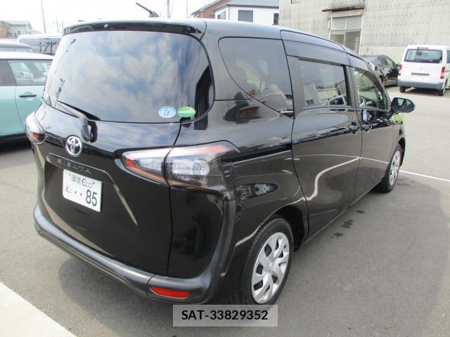 Toyota SIENTA 2018-06 8283432-7