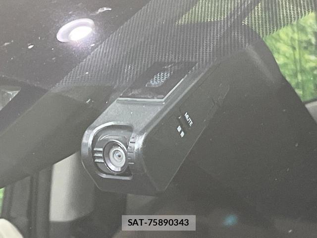 Toyota SIENTA 2016-12 8283669-5