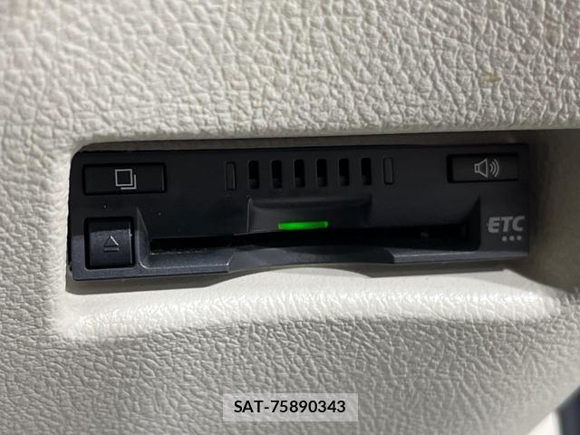Toyota SIENTA 2016-12 8283669-6