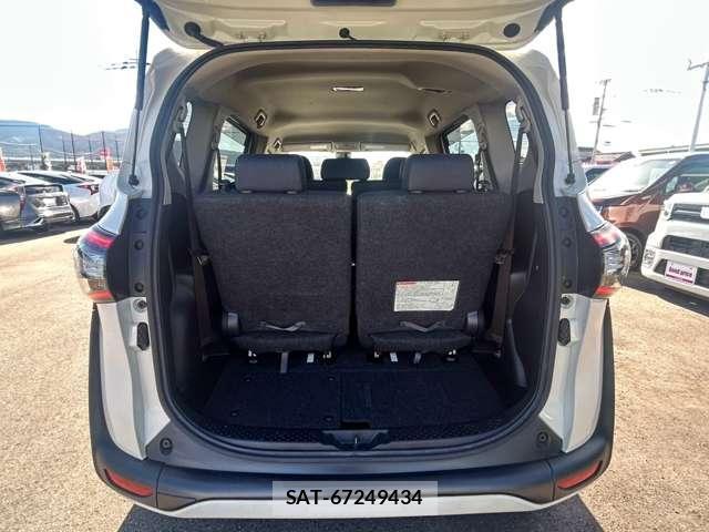 Toyota SIENTA 2016-05 8284020-18
