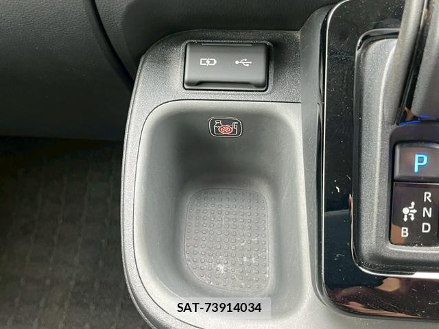 Toyota SIENTA 2022-11 8284071-8