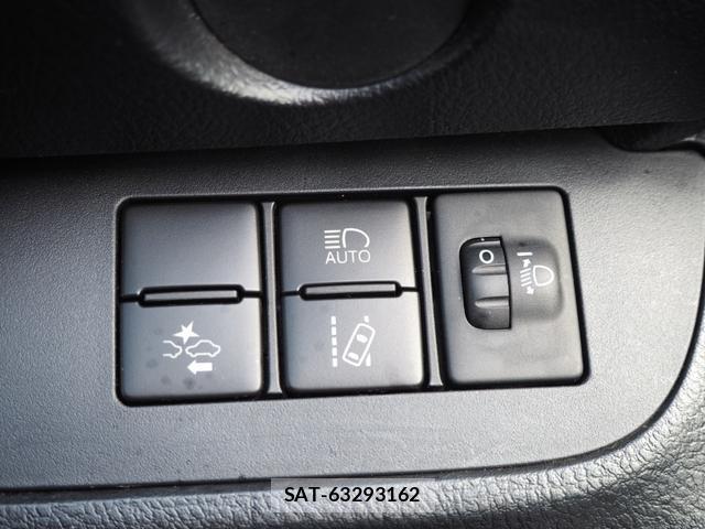 Toyota SIENTA 2018-11 8284164-2