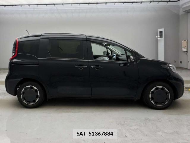 Toyota SIENTA 2023-10 8284670-14