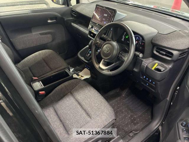 Toyota SIENTA 2023-10 8284670-3