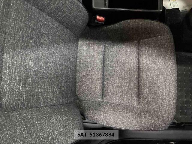 Toyota SIENTA 2023-10 8284670-6