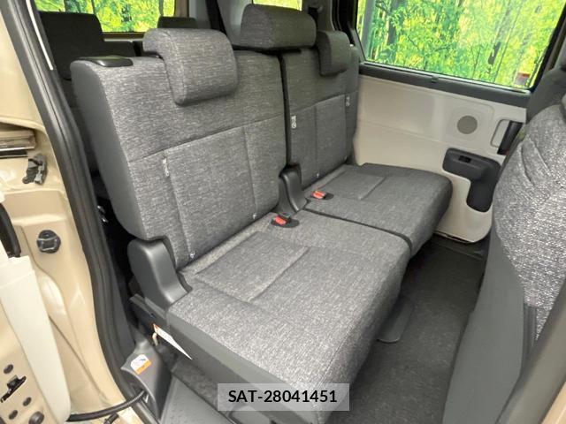 Toyota SIENTA 2026-05 8284913-8
