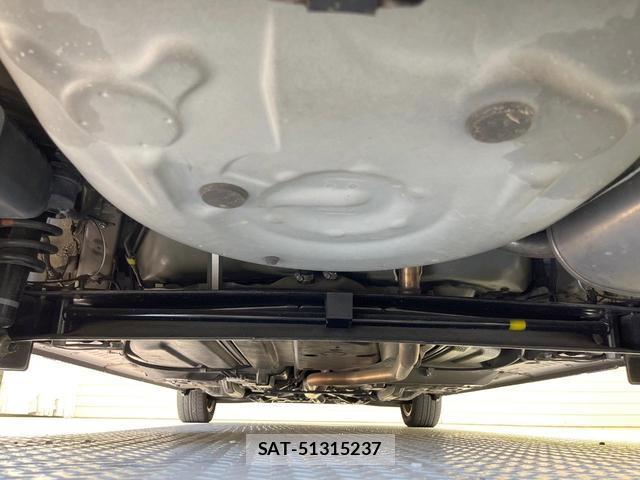 Toyota SIENTA 2016-07 8284954-15