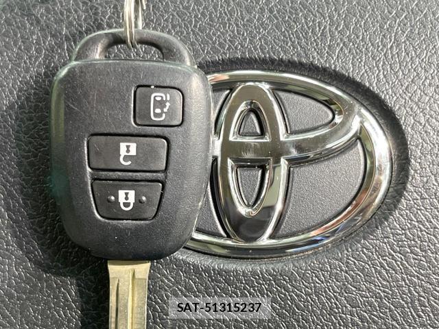 Toyota SIENTA 2016-07 8284954-6