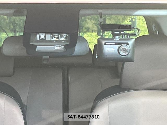 Toyota SIENTA 2020-05 8285156-5