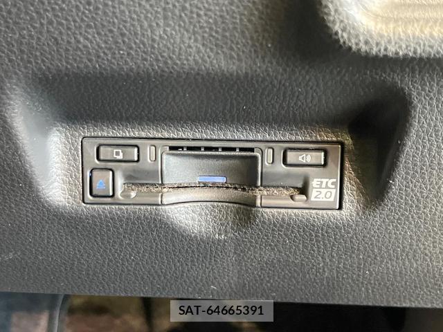 Toyota SIENTA 2023-03 8285159-4