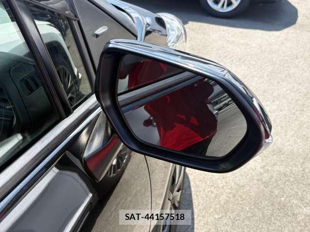 Toyota SIENTA 2022-04 8285352-3
