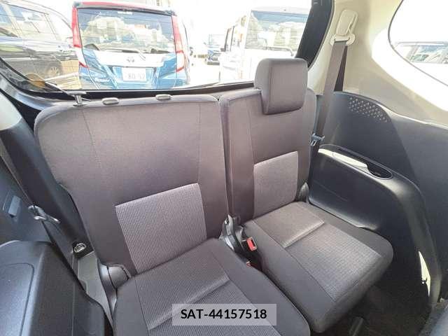Toyota SIENTA 2022-04 8285352-6