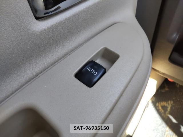 Toyota SIENTA 2007-07 8285678-12