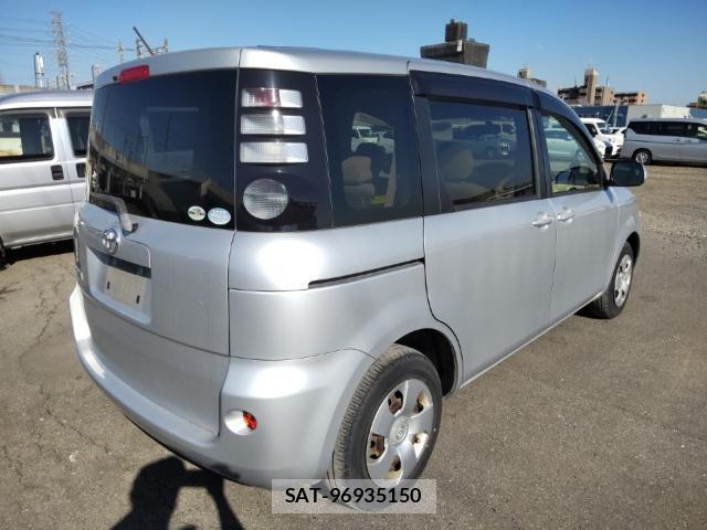 Toyota SIENTA 2007-07 8285678-4