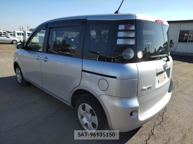 Toyota SIENTA 2007-07 8285678-5