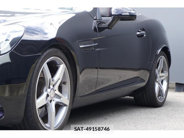 Mercedes Benz SLC 2016-07 8285646-3
