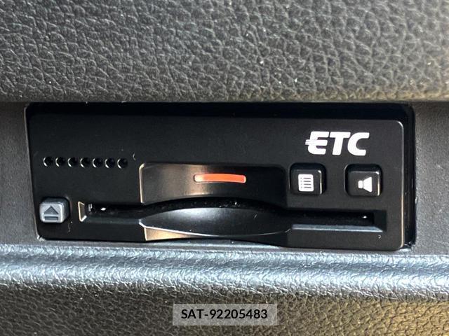 Suzuki SPACIA 2019-10 8279311-7