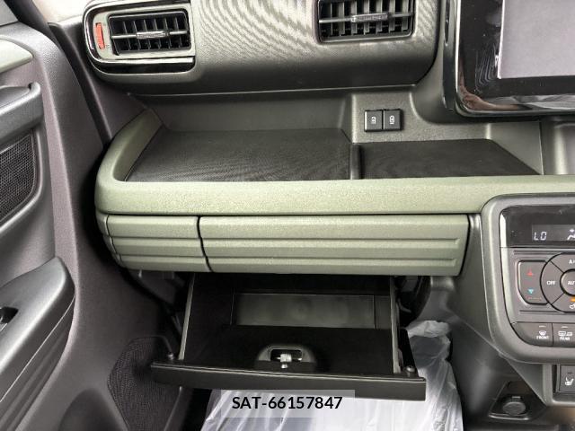 Suzuki SPACIA 2026-02 8280311-17
