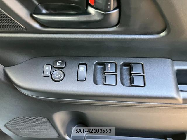Suzuki SPACIA 2024-10 8282597-10