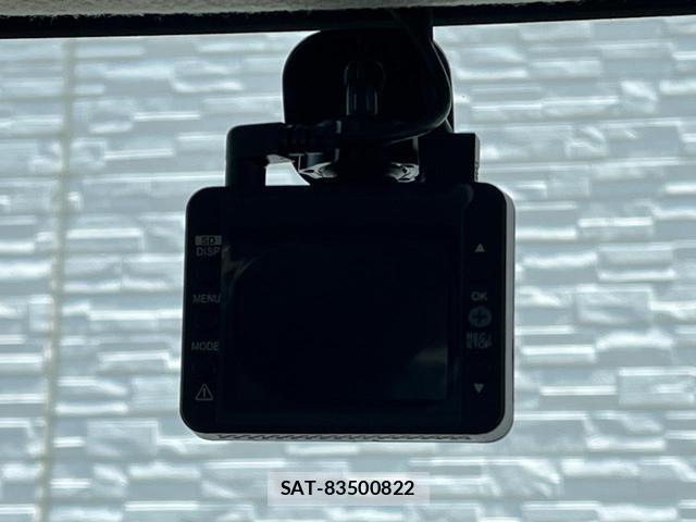 Suzuki SPACIA 2021-11 8279442-3