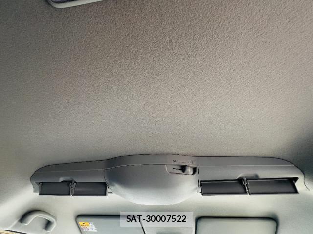 Suzuki SPACIA 2026-03 8280314-15