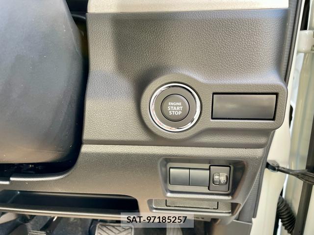 Suzuki SPACIA 2026-03 8282750-17