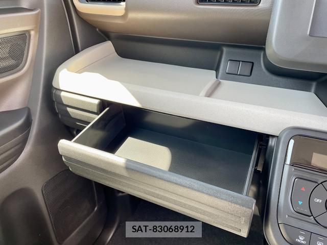 Suzuki SPACIA 2026-03 8282751-13
