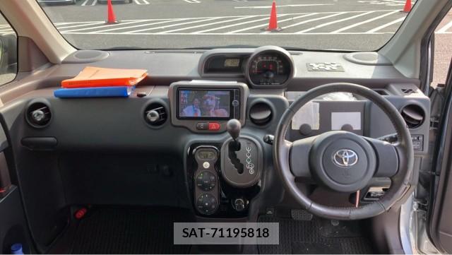 Toyota SPADE 2013-08 8282010-2