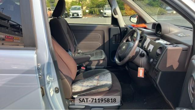 Toyota SPADE 2013-08 8282010-5