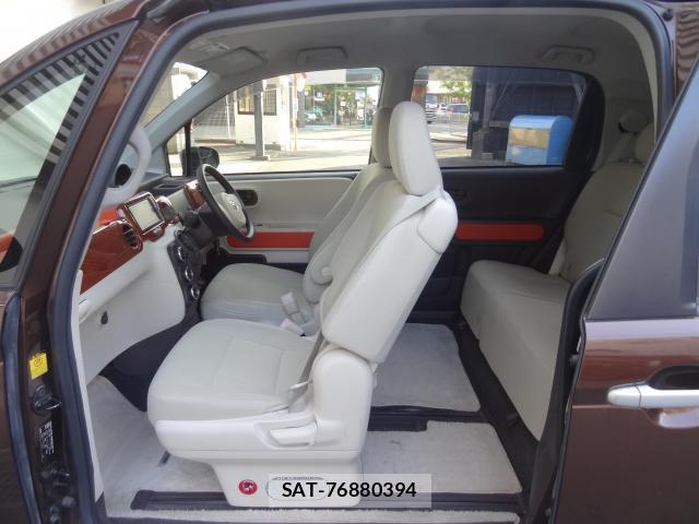 Toyota SPADE 2013-08 8282928-12